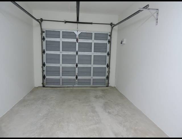 2 BEDROOM TOWNHOUSE TO LET IN SIMBITHI ECO ESTATE